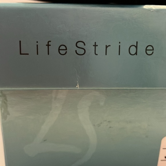 Life Stride Ladies Shoes, Size 6M - Picture 4 of 6